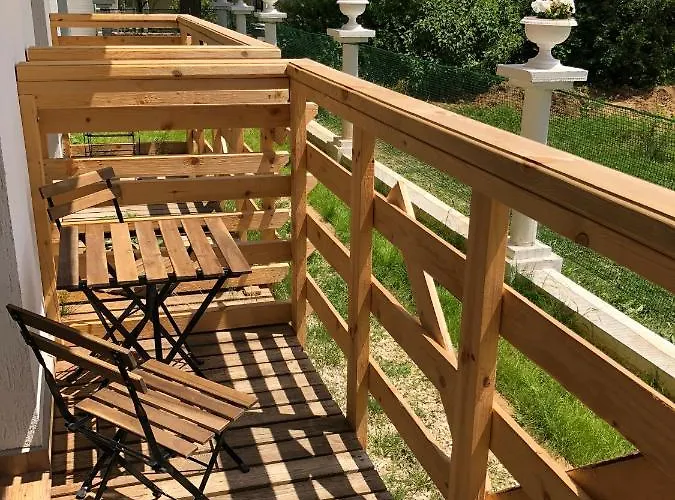 Отель Adrian 2*