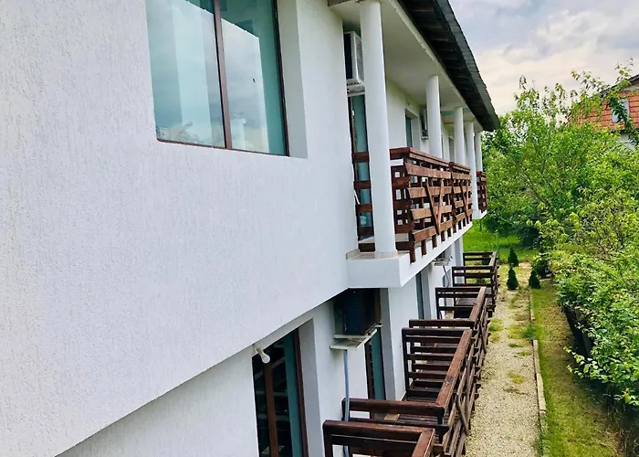 Adrian Шкорпиловци