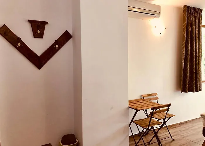 Adrian Отель 2*