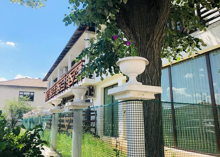 Adrian 2* Шкорпиловци