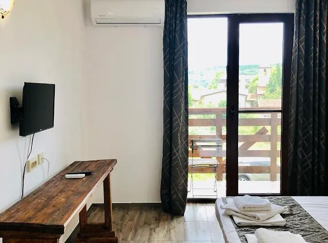 Adrian 2* Шкорпиловци